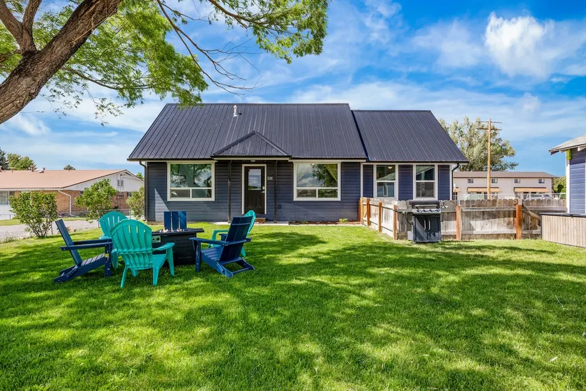 Mountain View Home with Fenced Yard - Image 1