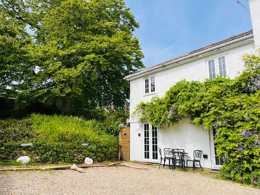 Beautifully Renovated 17th century Coach House - Image 1