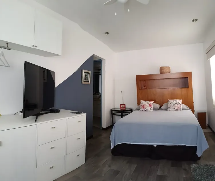 Light, comfortable and spacious house - Image 1
