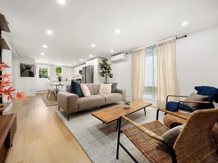 Modern Victorian by Downtown Riverwalk - Image 1