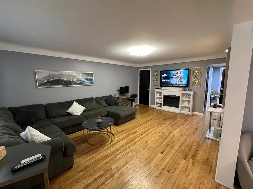 Modern 3BR, 3 King Bd, Pet Friendly, PS5 + Near DT - Image 1