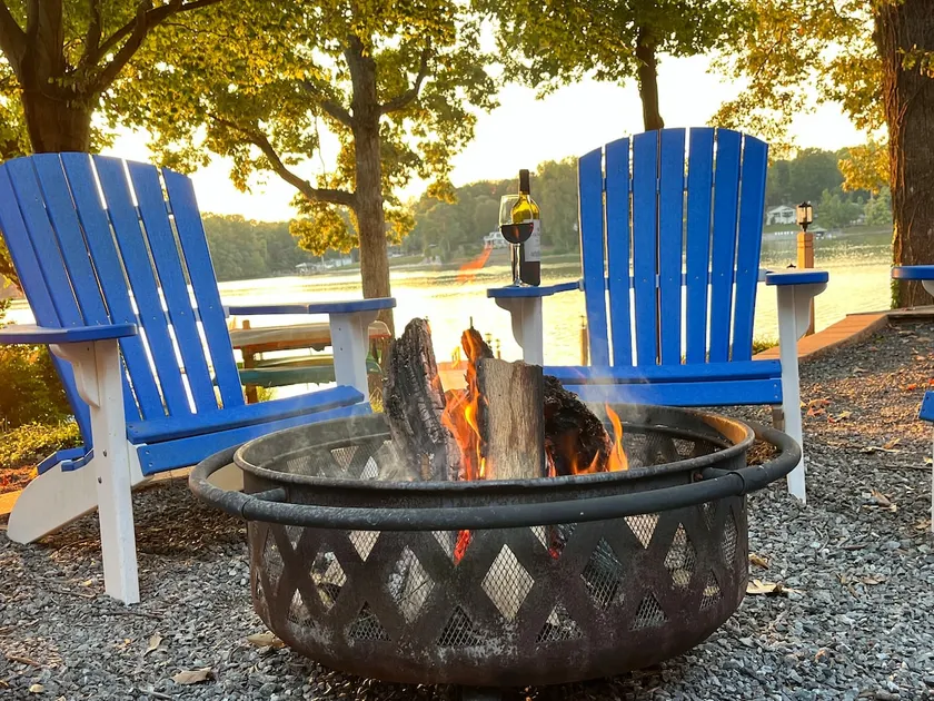 The Regatta - Waterfront Escape with Guest House - Image 1