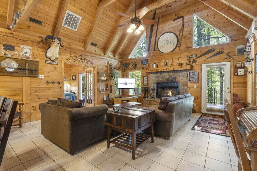 Cabin Near Big Cedar w Hot Tub & Free Tickets - Image 1