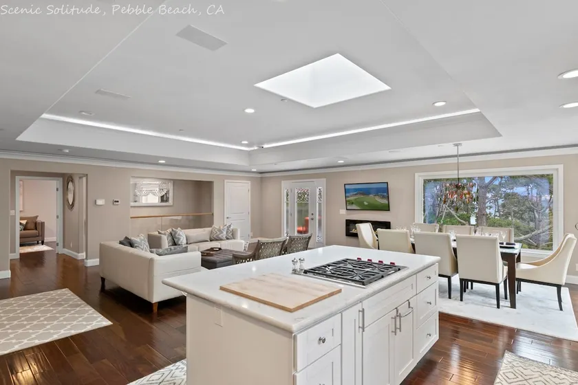Scenic Solitude: Gorgeous Remodeled 3 Bedroom 2 and a Half Baths Panoramic Views Hot Tub and More - Image 1