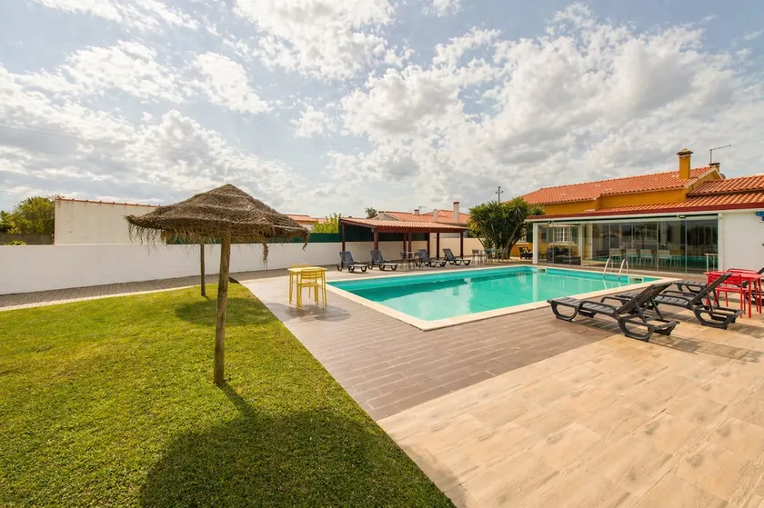 Private Farm with 5 bedrooms, swimming pool and barbecue - Image 1