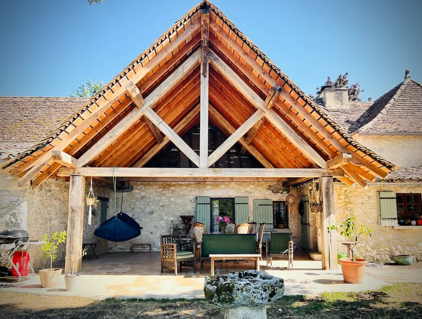 Farmhouse paradise with meadows, forests, animals - Image 1