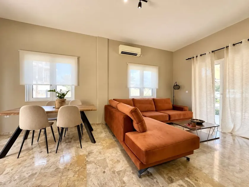 Dioni's Haven - Sunny Retreat with Balcony - Image 1