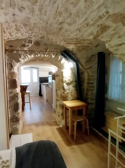 Studio apartment, typical of Ardèche, ground floor, 15th-century house - Image 1