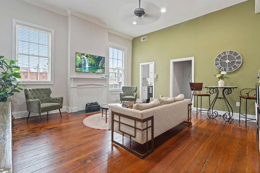 Stylish 2 Bd/2ba Walkable to Everything Downtown - Image 1