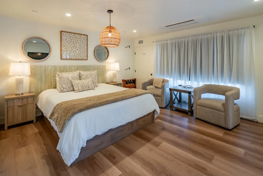 Beachy Bungalow - Image 1