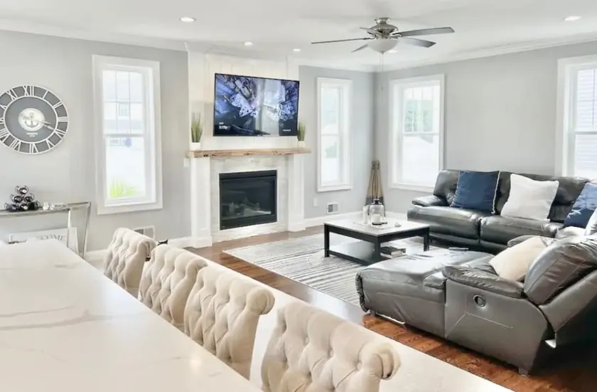 Walk to Beach • Relaxing, Fully Equipped Home! - Image 1