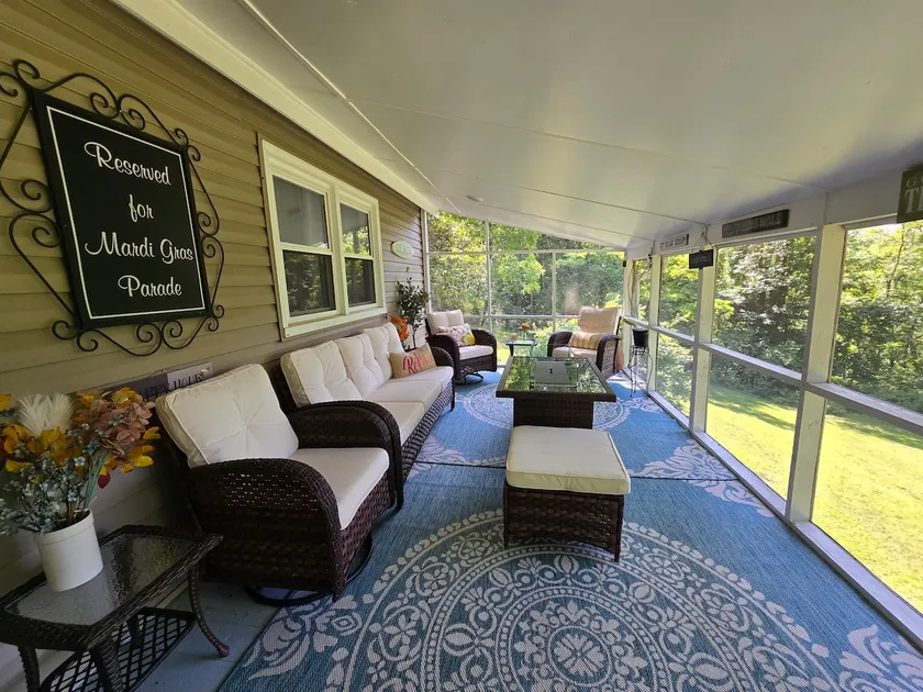 Hidden Gem on Hidden Valley Lane - Image 1