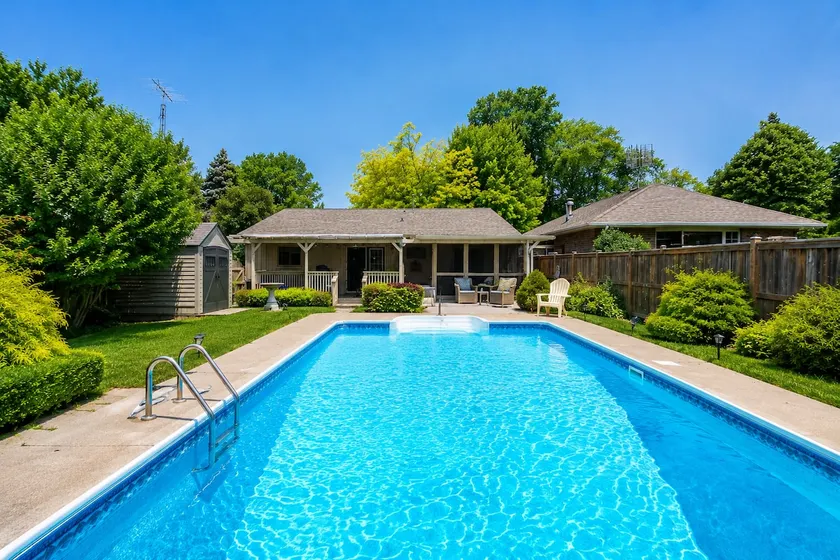 Relaxing Pool Retreat Near Wineries & Point Pelee - Image 1