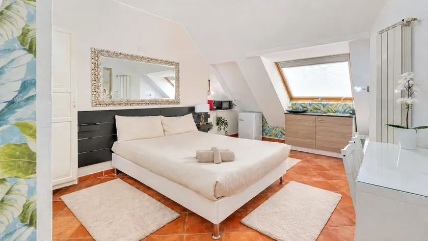HARMONY-LUX APARTMENT 100 mt from Central Station - Image 1