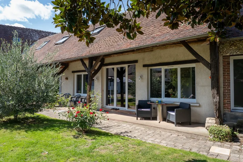 Cozy house with character - Image 1