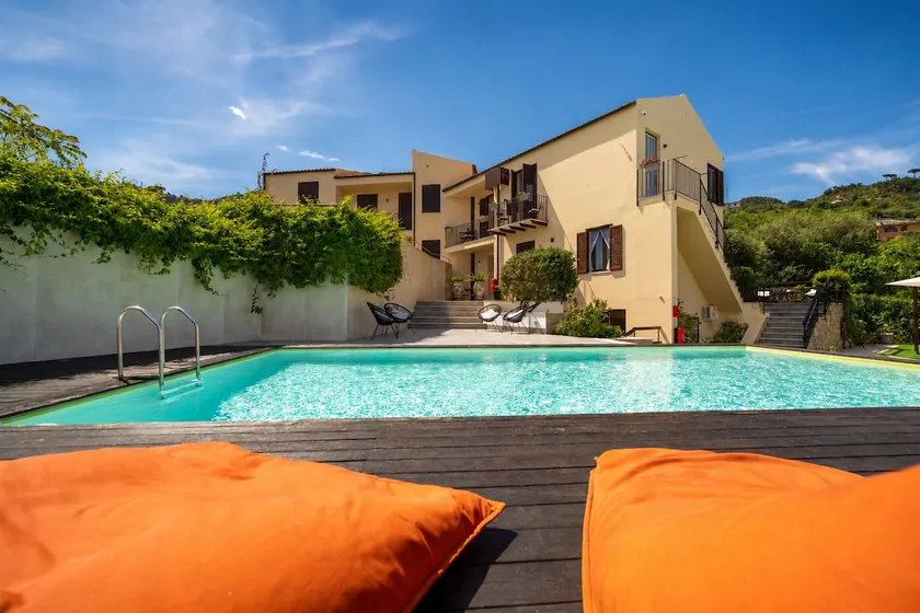 Pater Meus Suites - Sea View, Pool & Parking - Image 1
