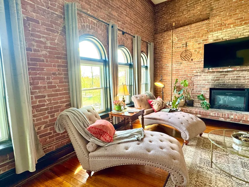 Heart of downtown•views•lux comfort•architecture - Image 1