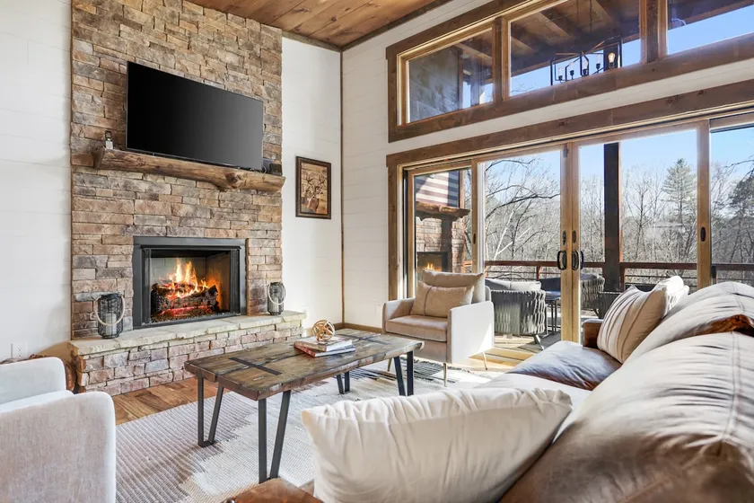 Modern Luxury Fightingtown Creek Cabin - Image 1