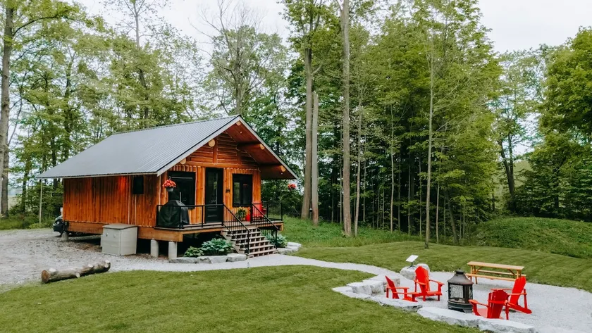 Luxury Cabin on a Creek bank with Hot tub. - Image 1