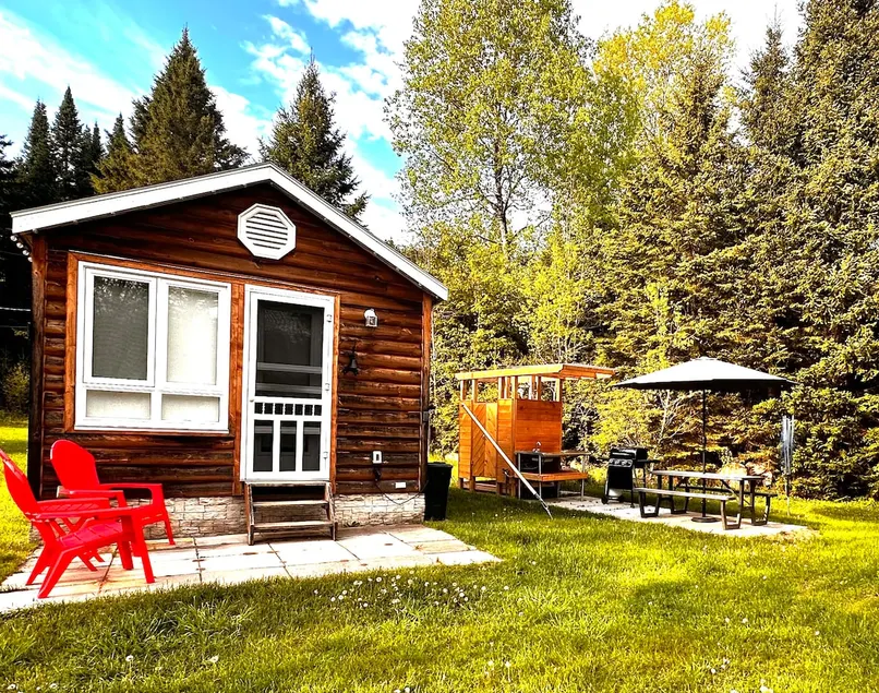 Glamping on the York River - Cozy Riverside Stay - Image 1
