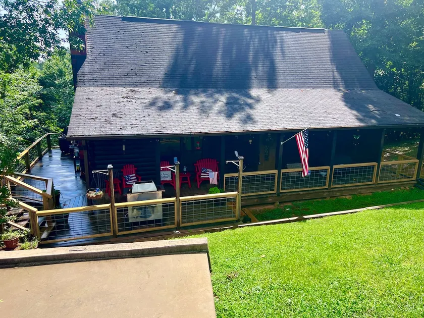 Secluded 3-bedroom Cabin on beautiful Norris Lake - Image 1