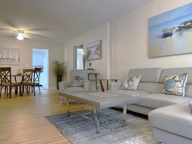Spacious lower unit 2BR in central location - Image 1