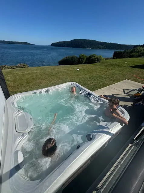 Anacortes Waterfront Complete Remodel/Hot Tub - Image 1