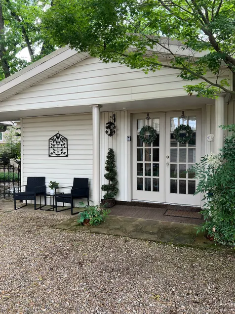Chez Lafayette Guest Cottage in Historic District - Image 1