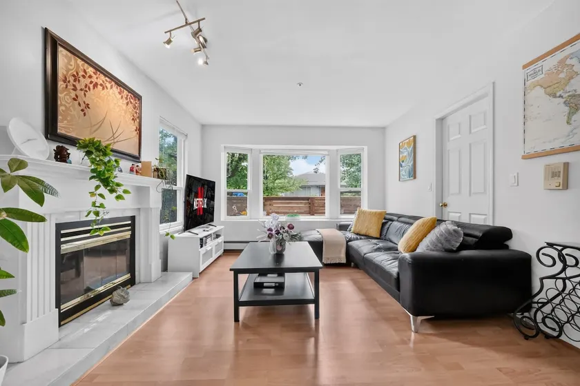 Spacious Suite Near Central Park & Metrotown - Image 1