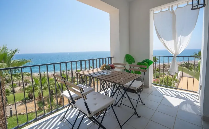Beachfront · Terrace and ocean views - Image 1