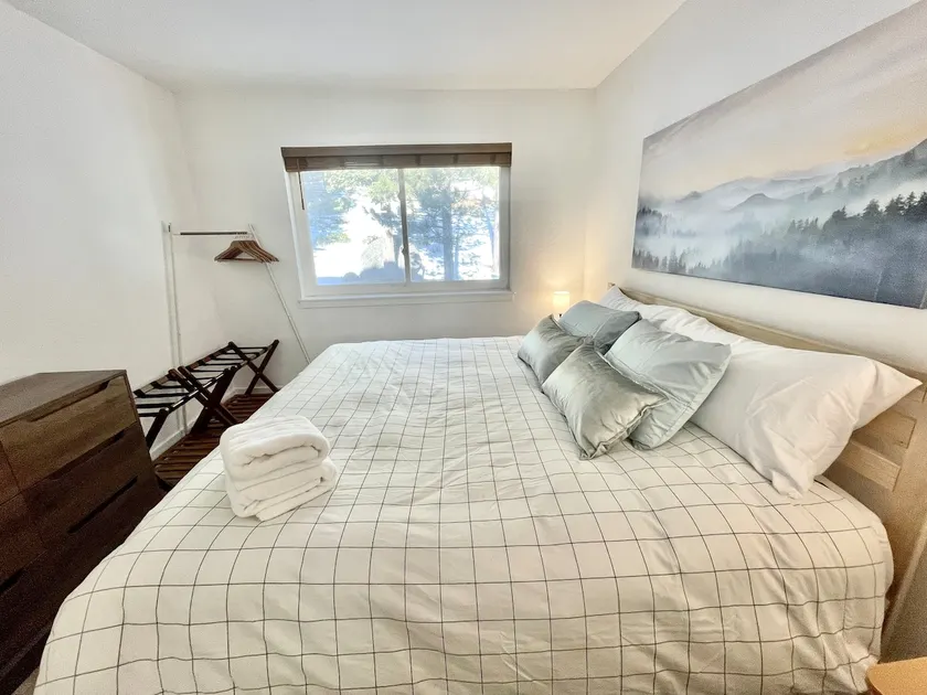 Heavenly Ski Condo, Modern, close to town, beaches and skiing (SL759U) - Image 1