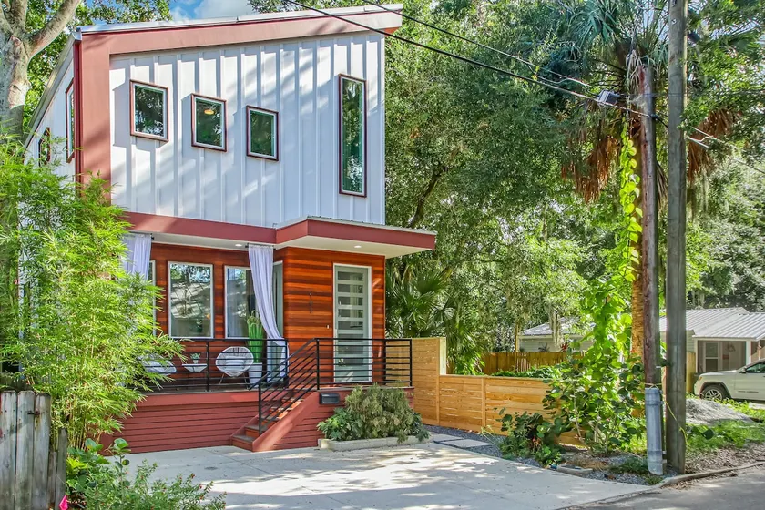 Modern Luxury in the heart of Downtown - Image 1