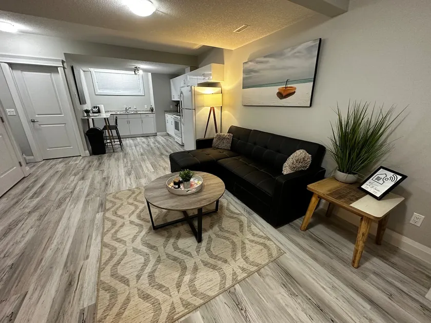 Premium, New Suite in Friendly Neighborhood - Image 1