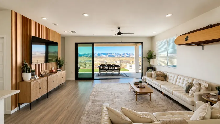 Surf Inn Lake Powell • Sleeps 15 • Hot Tub & Views - Image 1
