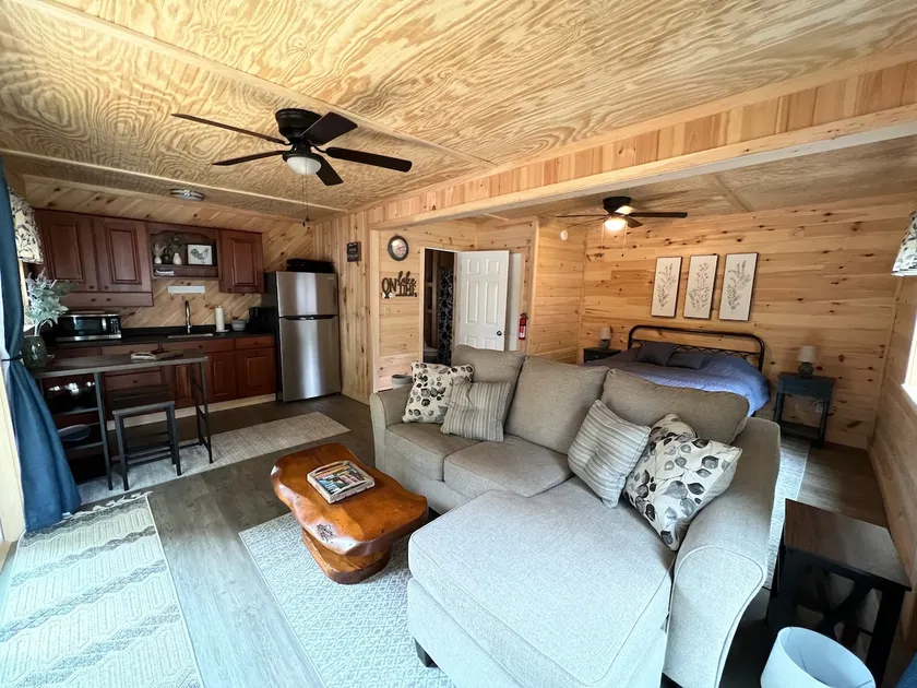 The Blue Jay Cottage - Image 1