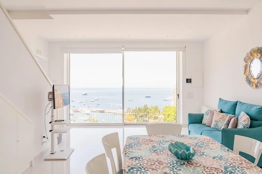 Casa Capri Me - Image 1