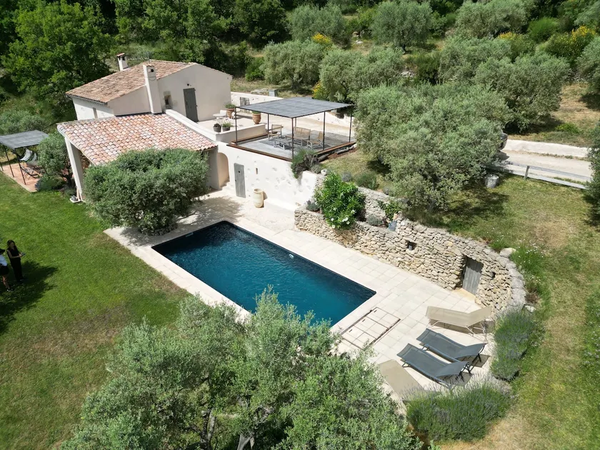 Beautiful house surrounded by nature with swimming pool - Image 1