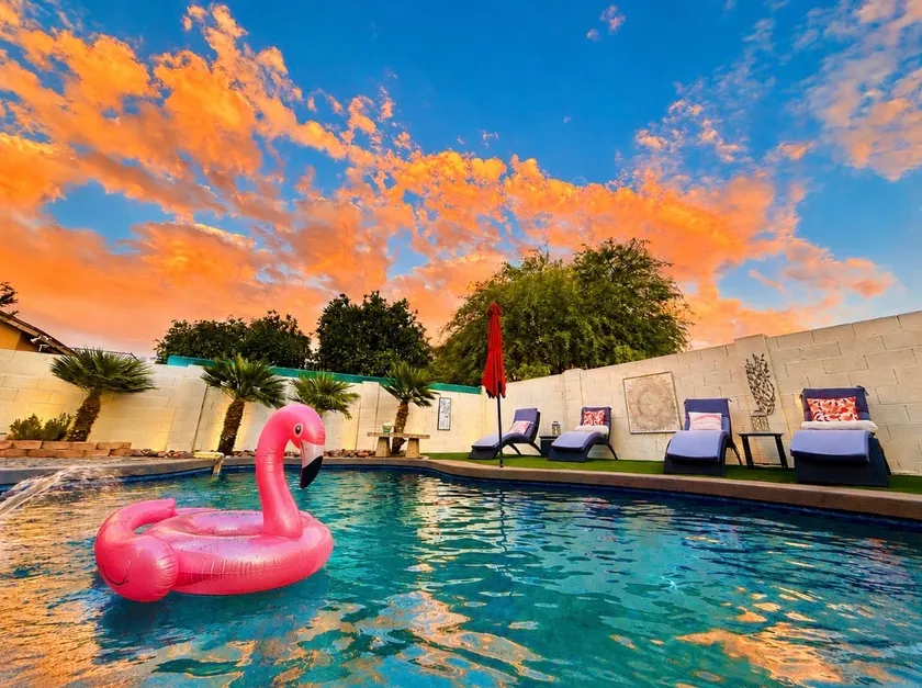 3BR Remodeled Pool & Arcade - Near Stadiums - Image 1