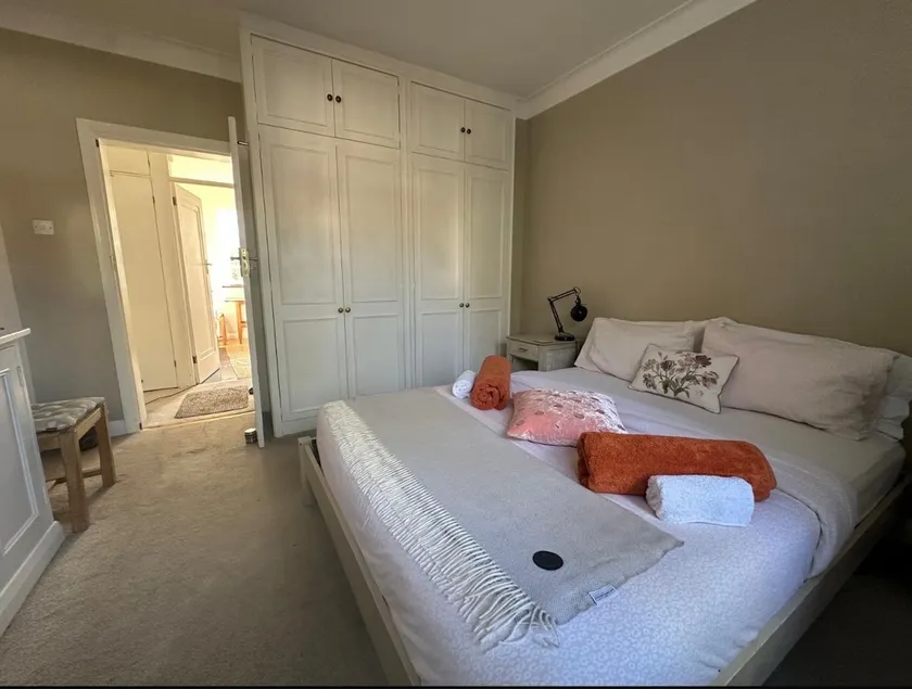 Gated & Secure. Mansion Flat + Free Parking - Image 1