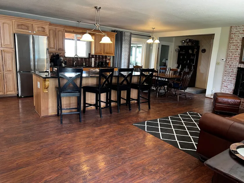 Comfortable Country Home - Image 1