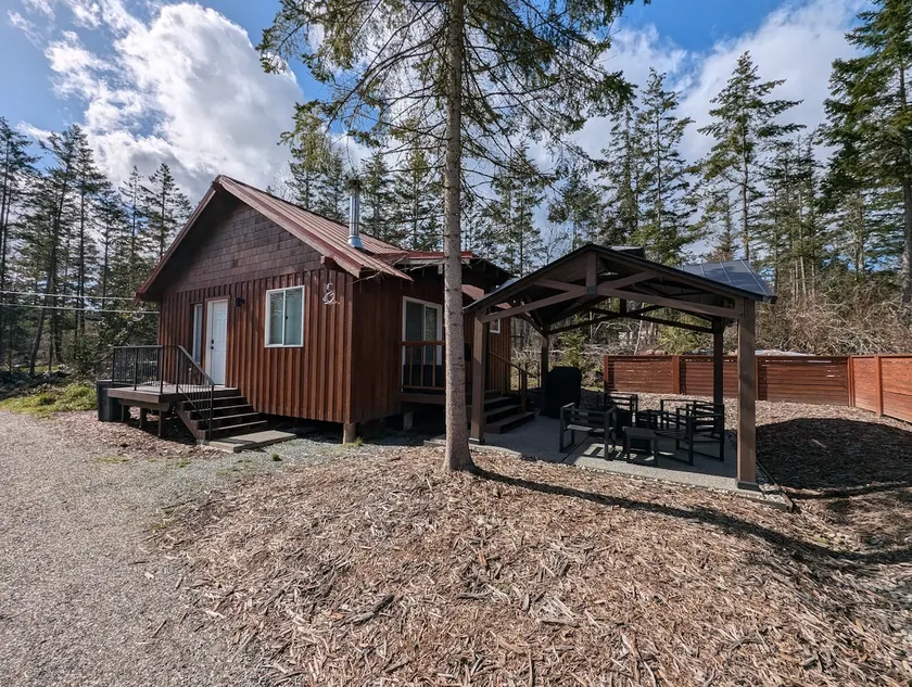 Cozy Cabin on Camano Island - Image 1