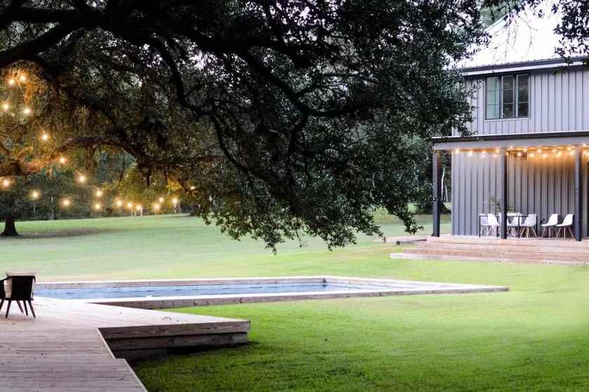 Girls' Trip Approved: Pool + Space + Scenic Views - Image 1