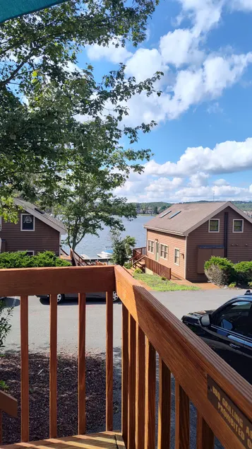 Hartwood Haven - Steps from lake, boat slip & fun! - Image 1