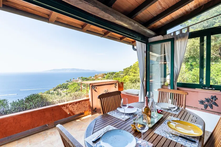 Tuca Tuca Si’: sea view terrace and private beach - Image 1