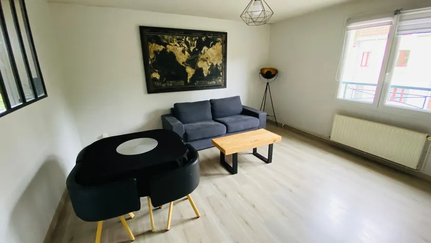 Cozy 50 m2 apartment near city and citadel - Image 1