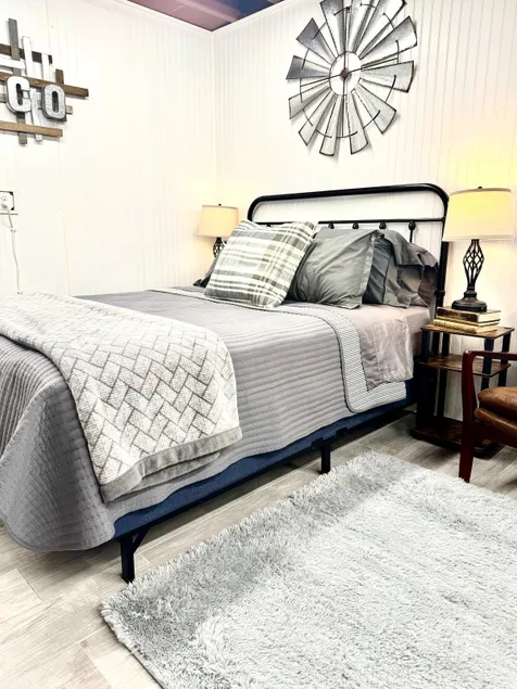 Barndo Mini Inn - open concept, super comfortable - Image 1