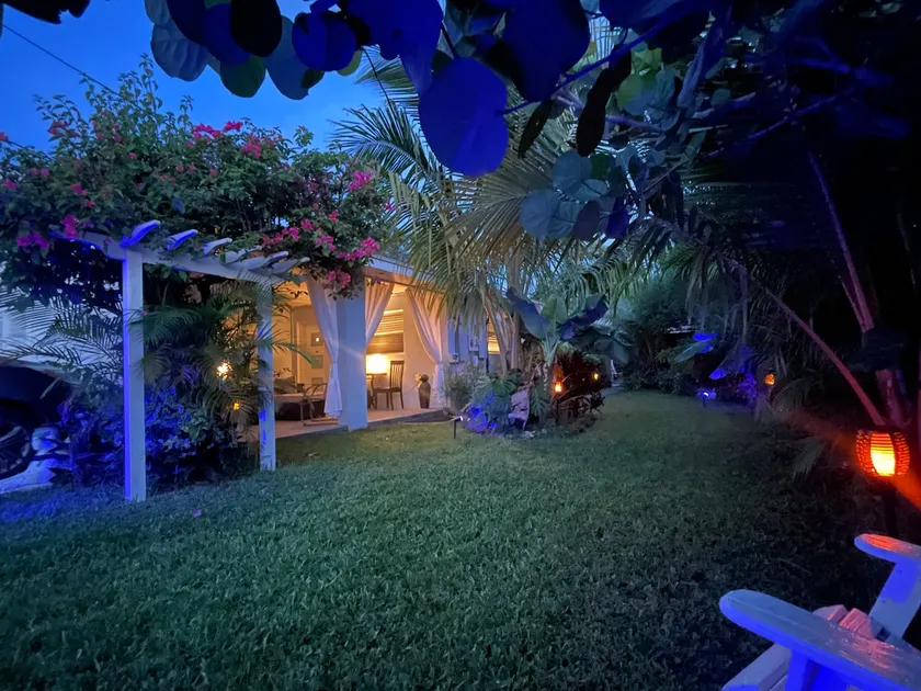 Cozy Island Efficiency • Walk to Beach - Image 1