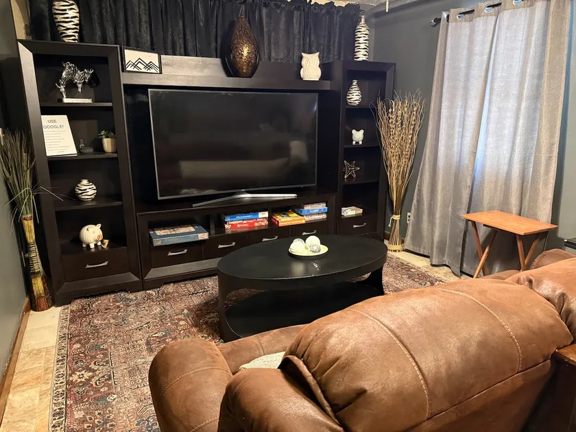 Entire Private and Relaxing Apartment - Image 1
