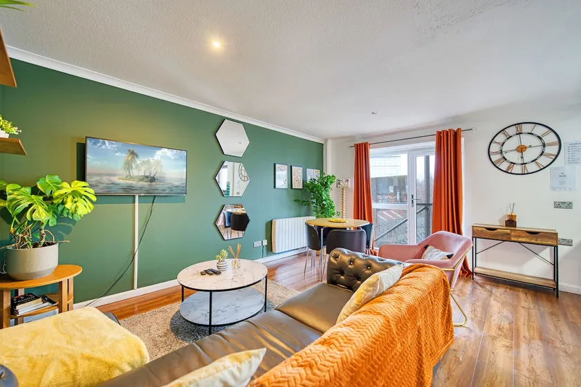 Modern 2-Bed Finnieston Pad+Parking+Great Location - Image 1