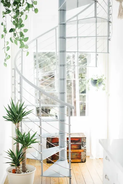 Light, Bright and Breezy Heights - Image 1
